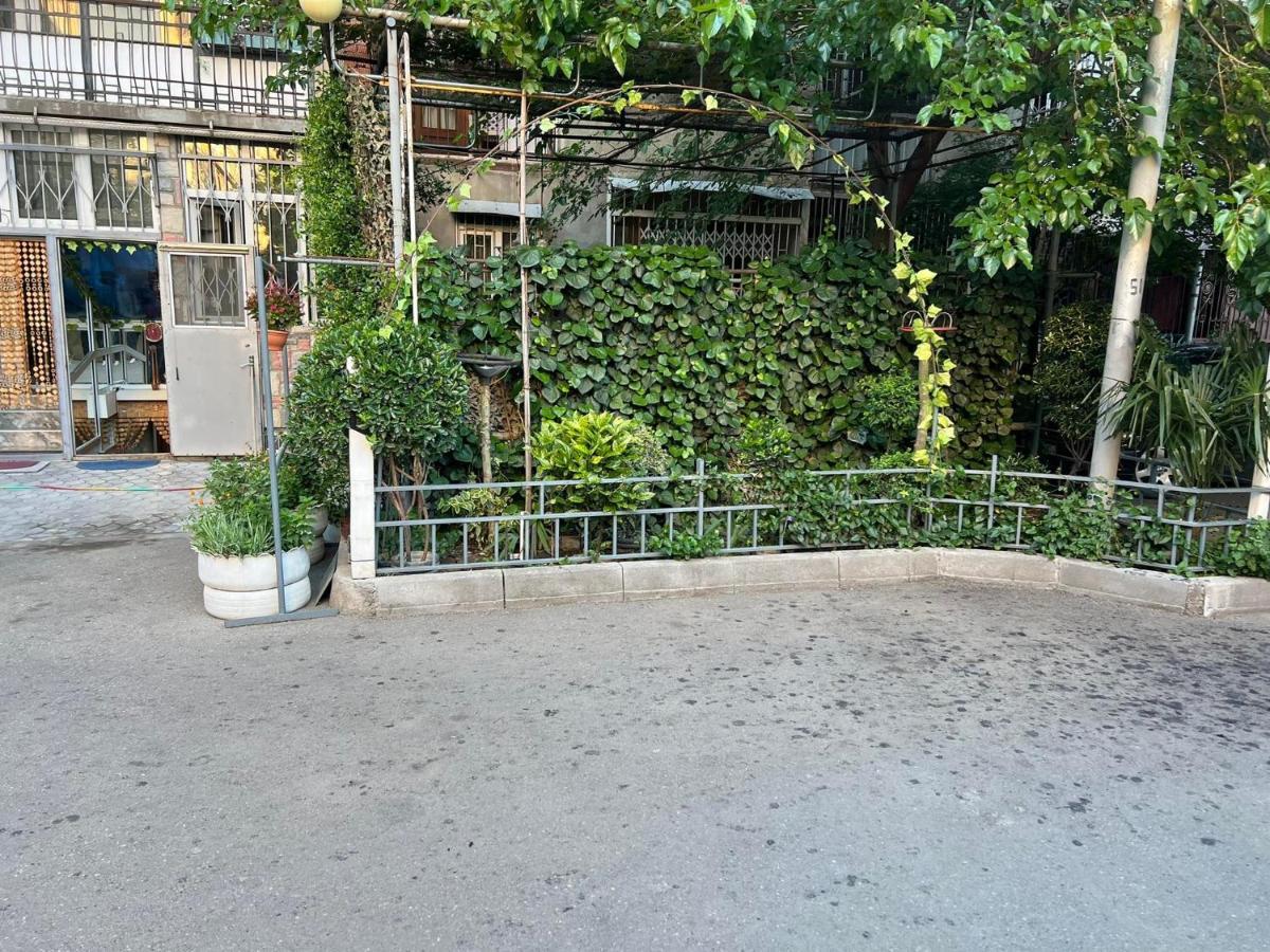 3 Room Flat In Tbilisi Eksteriør billede