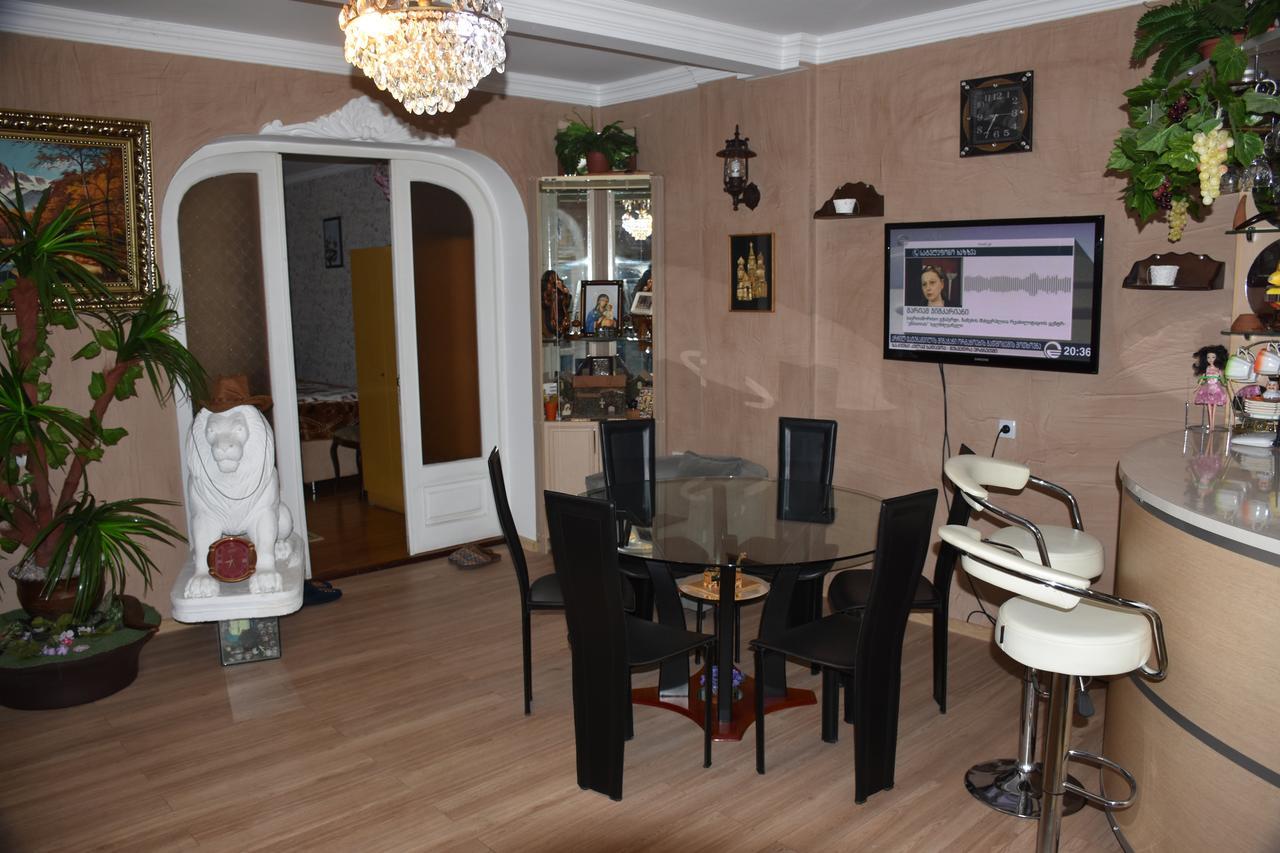 3 Room Flat In Tbilisi Eksteriør billede